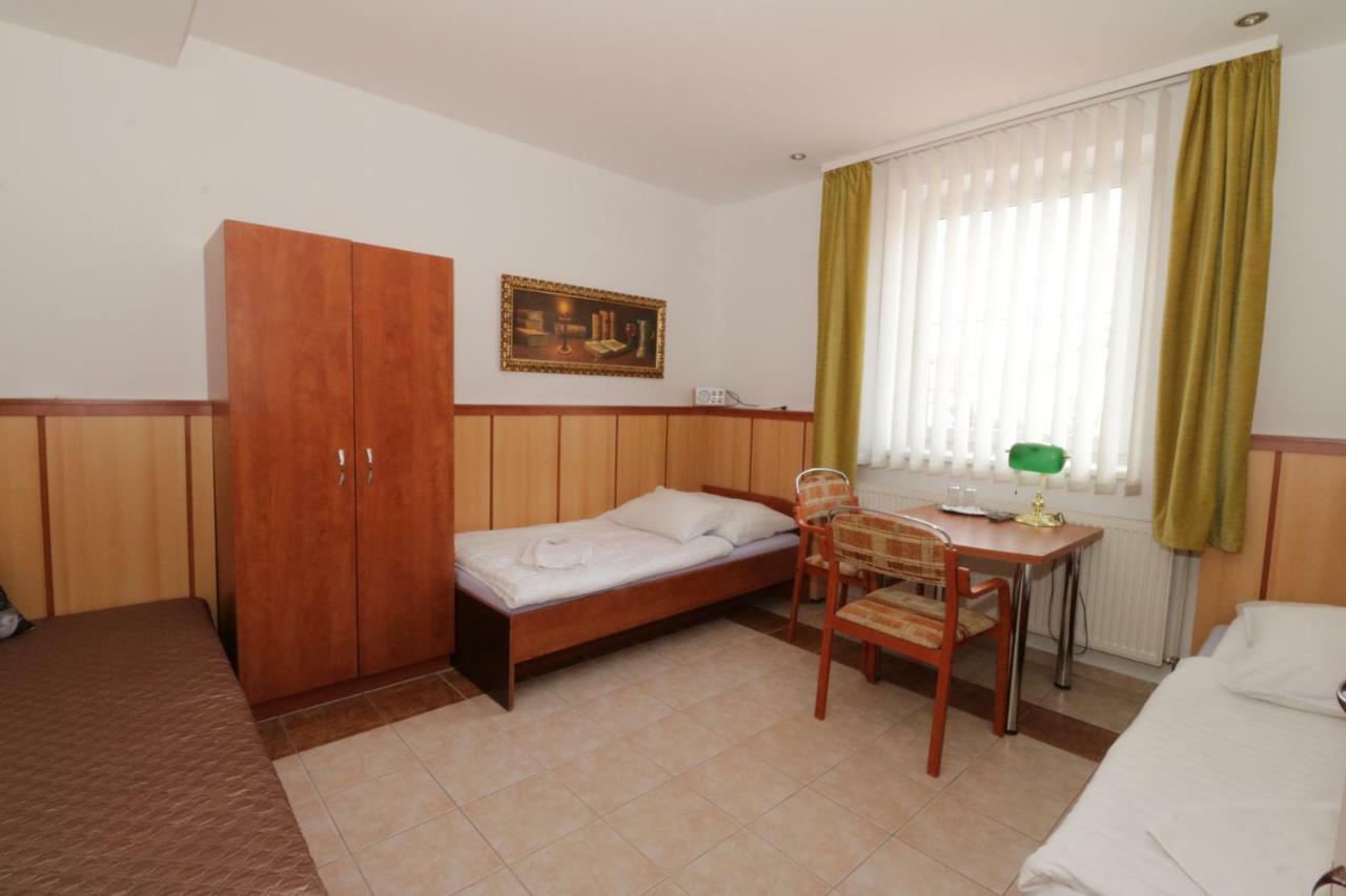Penzion Hurka Hotel Dolni Libchavy Exterior photo