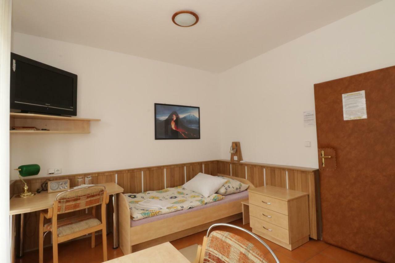 Penzion Hurka Hotel Dolni Libchavy Exterior photo