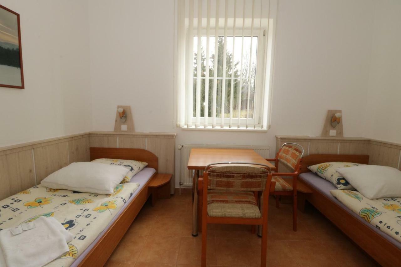 Penzion Hurka Hotel Dolni Libchavy Exterior photo