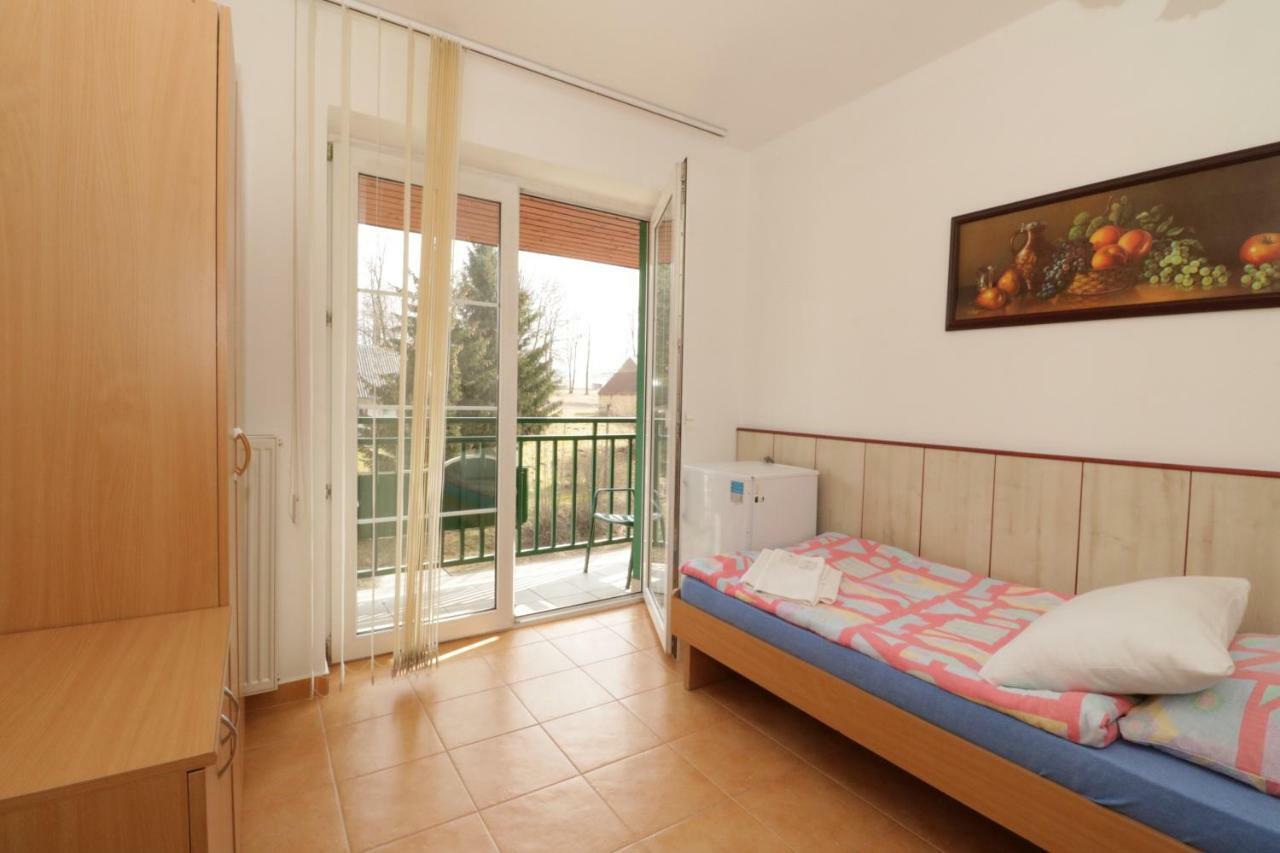 Penzion Hurka Hotel Dolni Libchavy Exterior photo