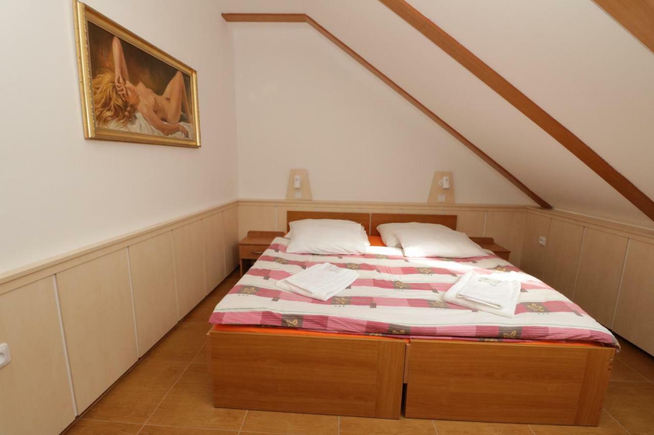 Penzion Hurka Hotel Dolni Libchavy Exterior photo